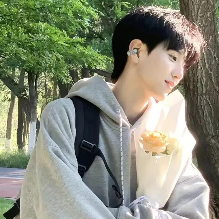 小羽～（小时候被狗咬过）