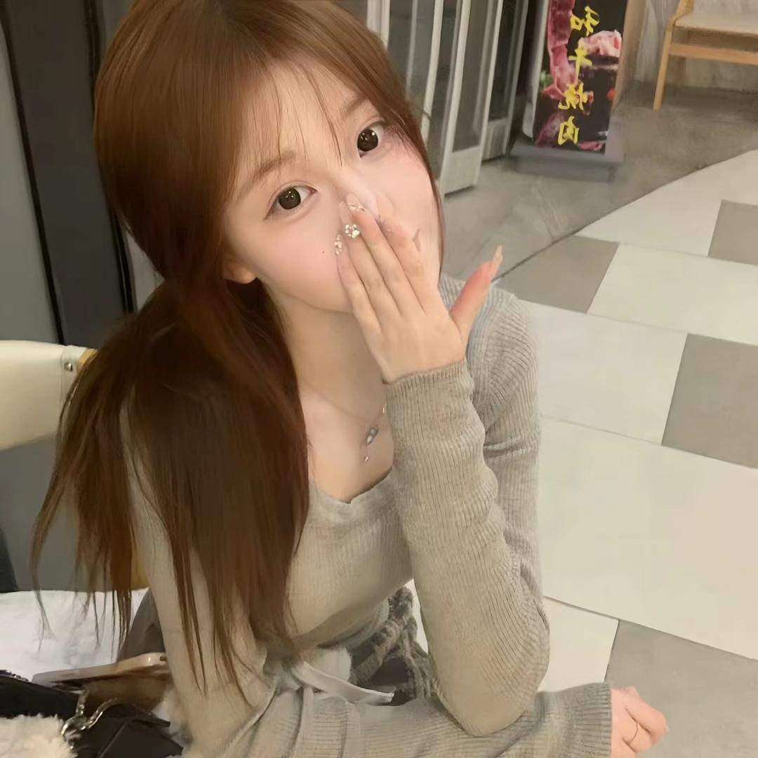 你头发乱了”
