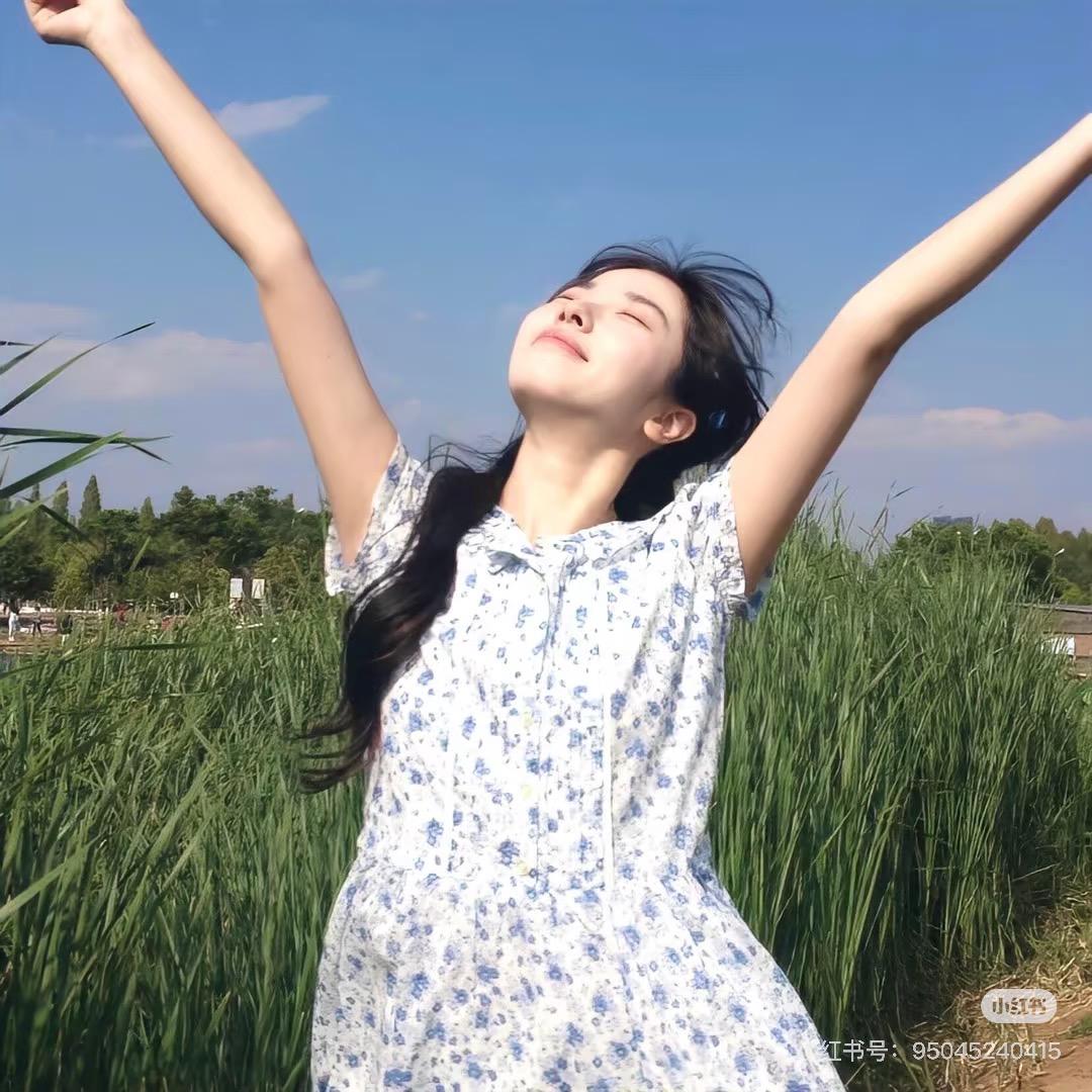 她叫安妮
