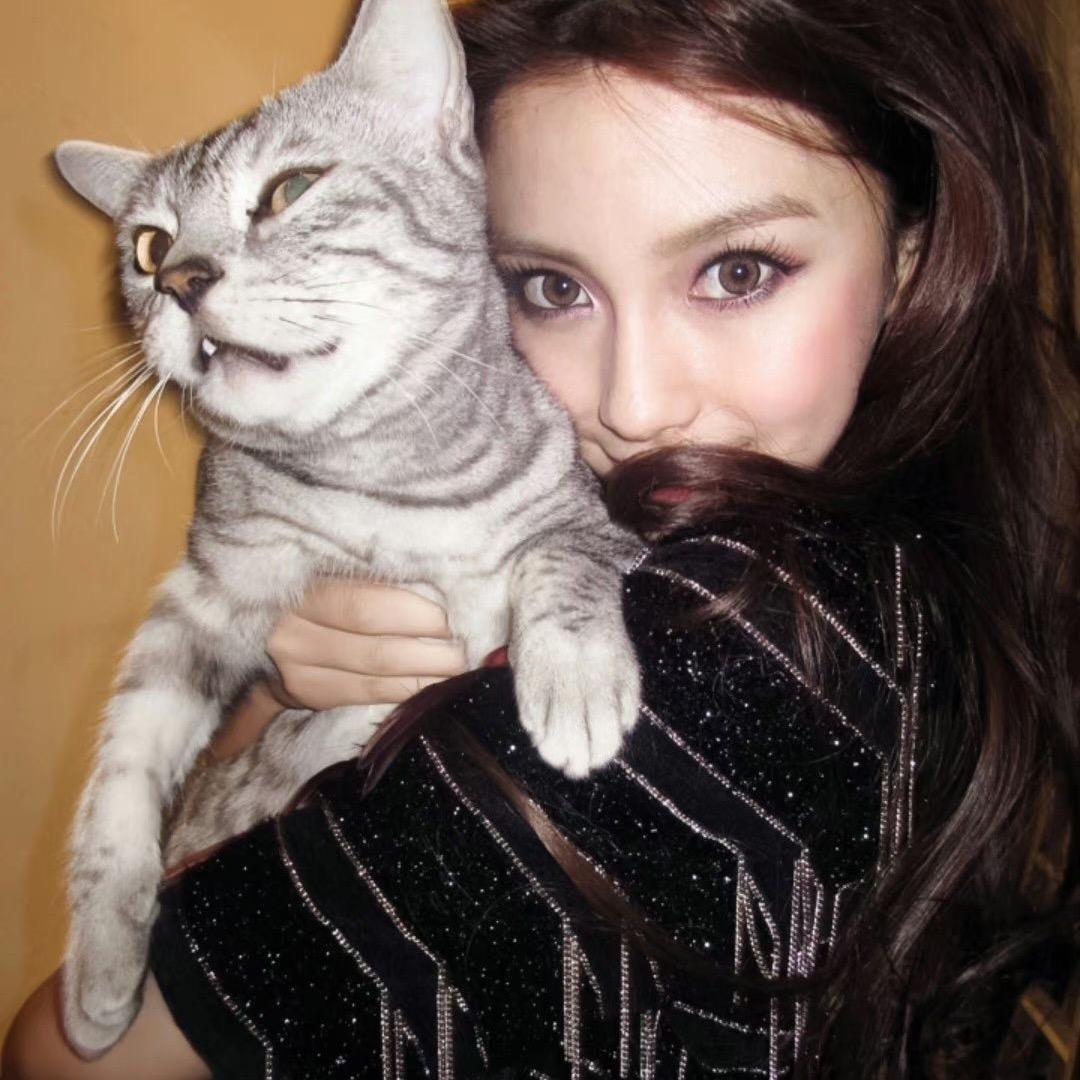 孤独的美女
