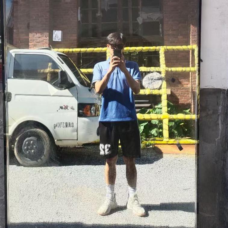 爱穿运动鞋