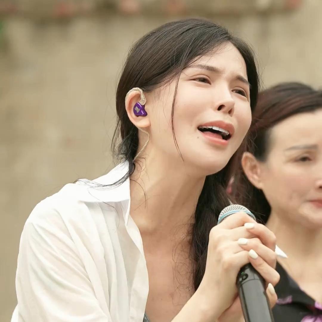 小曼爱唱歌