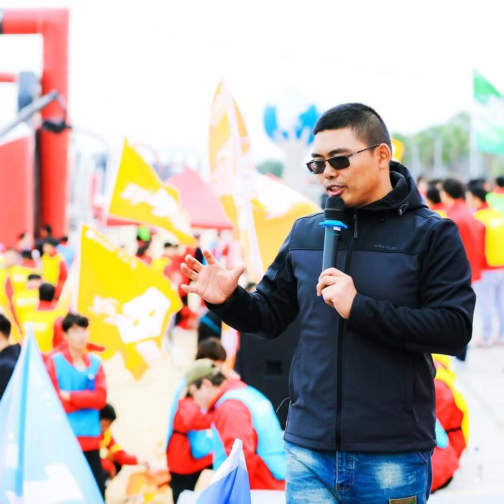武汉拓展小黑教练