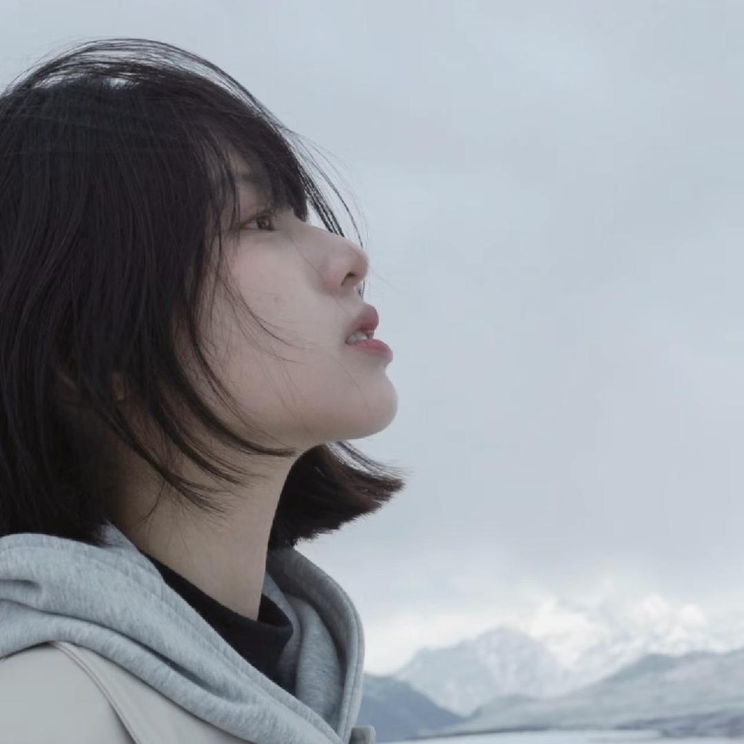 忧郁葬花颦儿