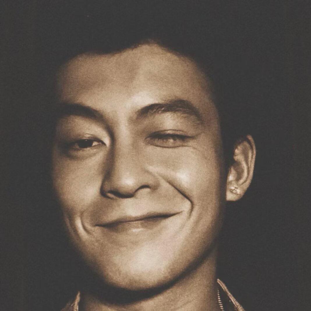 无人与我立黄昏