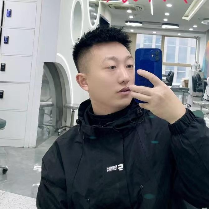 造型设计者崔崔