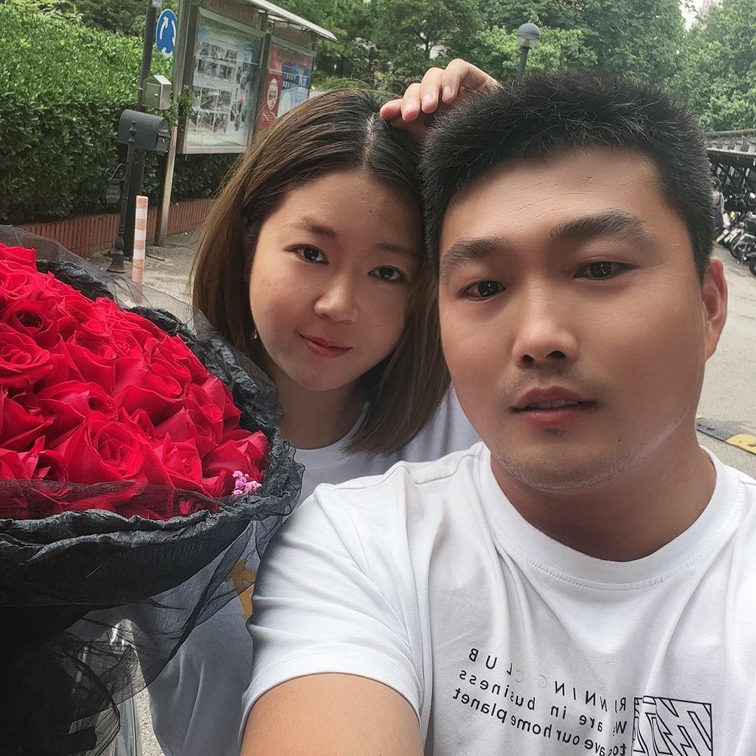 张梦两宝妈妈