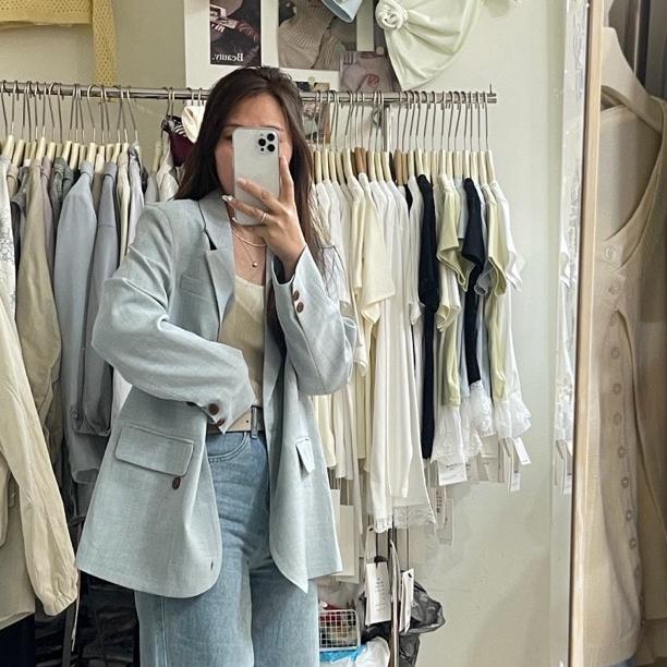 温州鹿城区飞飞二批实体批发服装店