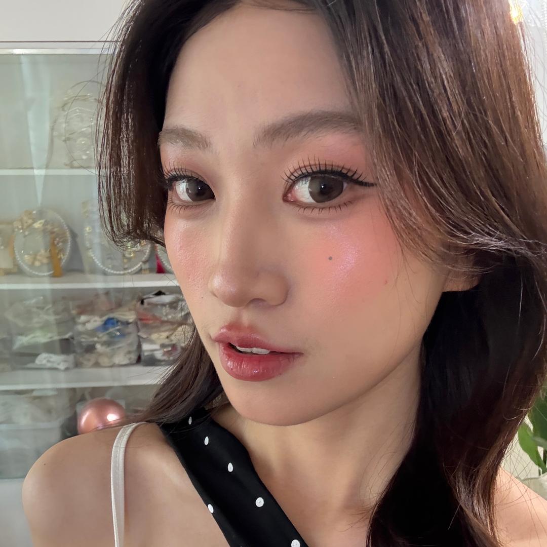 何妍