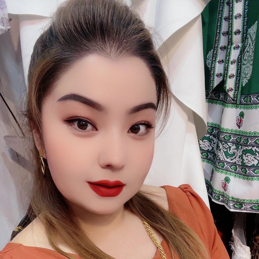 阿瓦提县阿热孜古丽时尚女装店