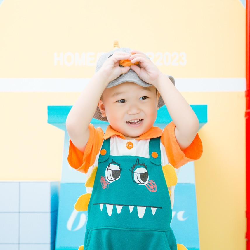 一只红色小恐龙☄ QMC