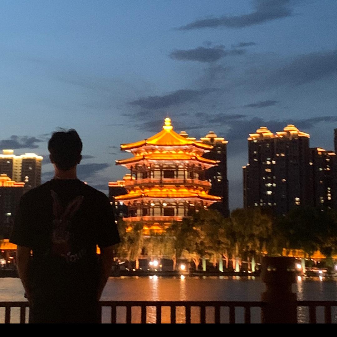 想打篮球（不要崴脚）