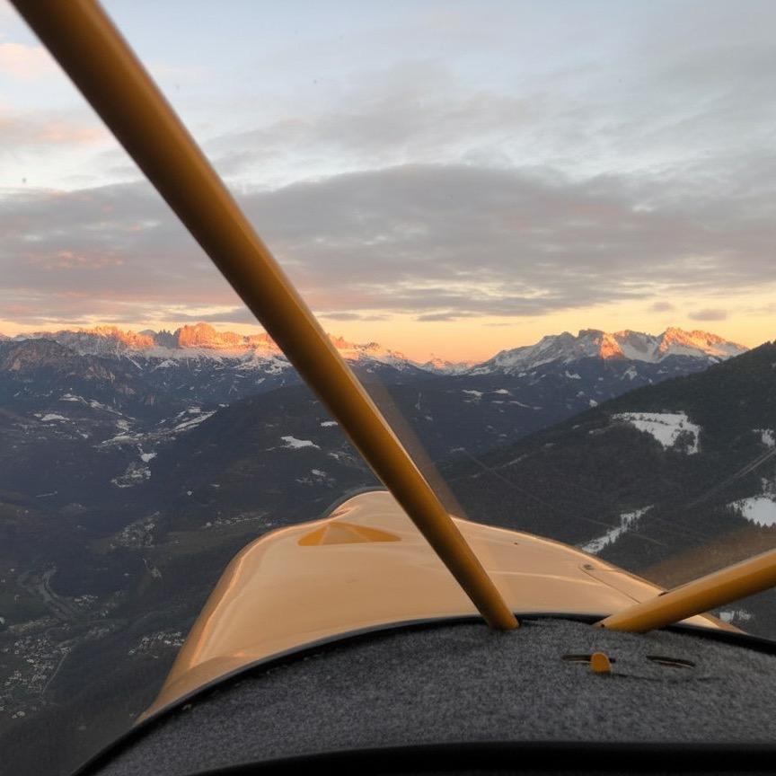 阳 阳• 好运连连