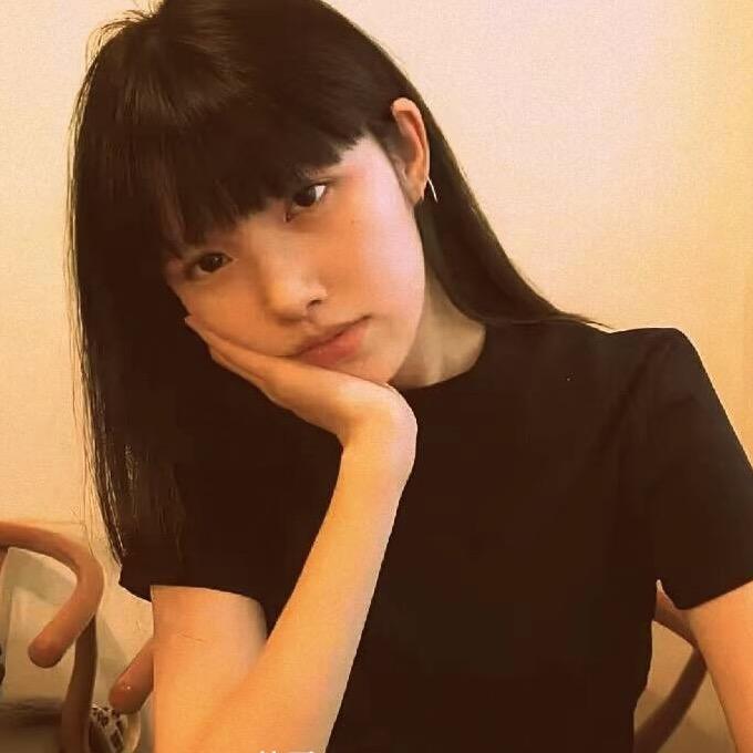 妮妮.