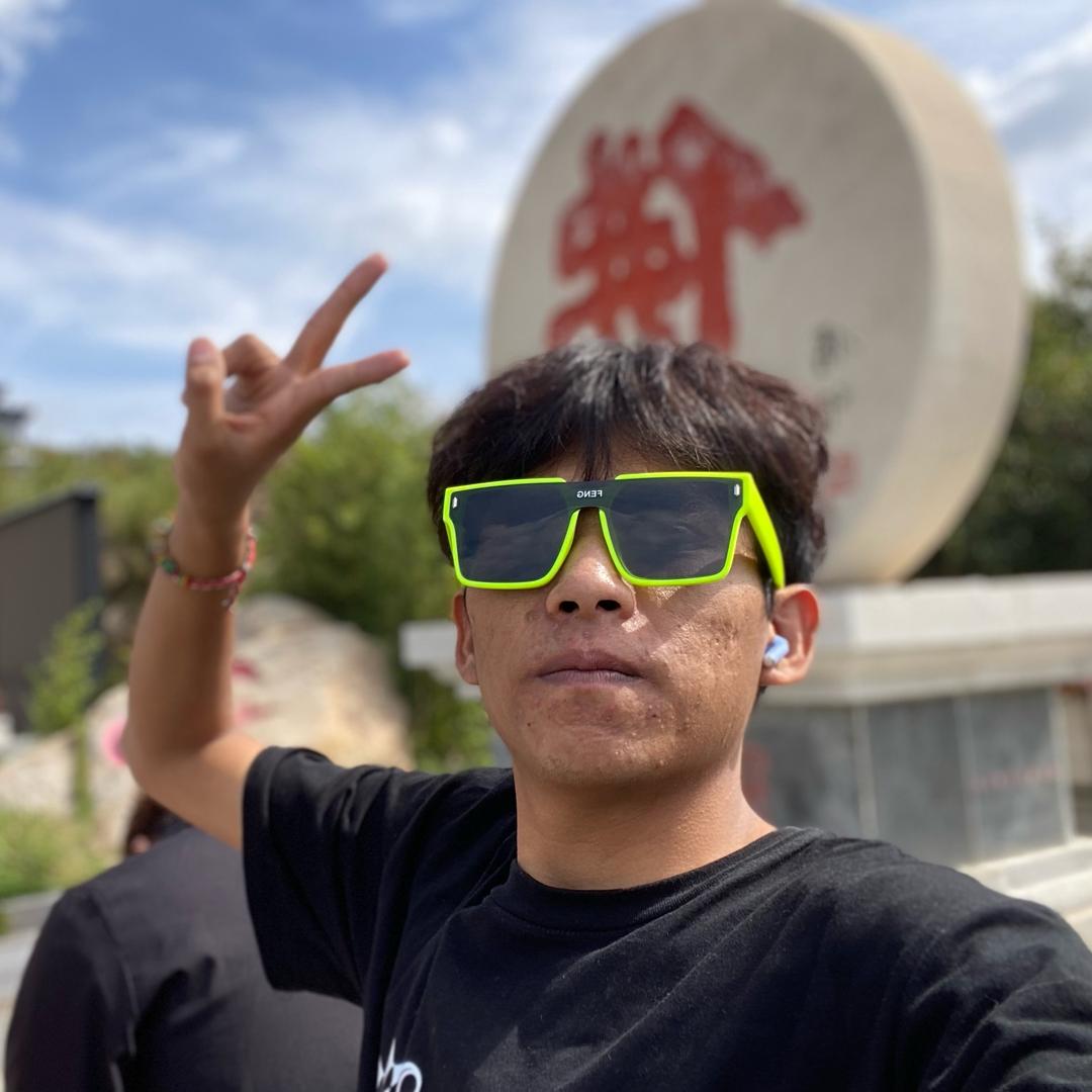 小改（天生驼背）
