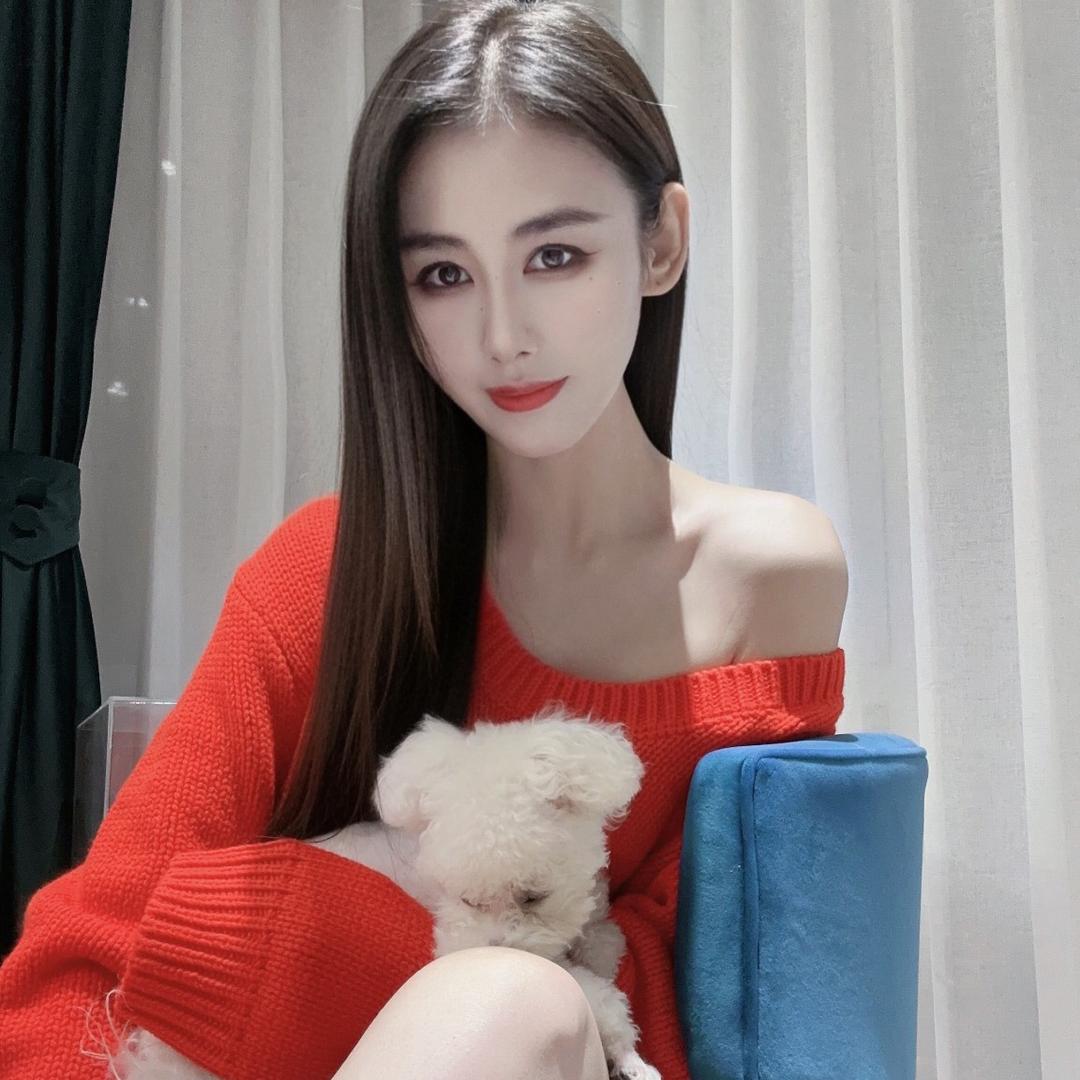 多小静€