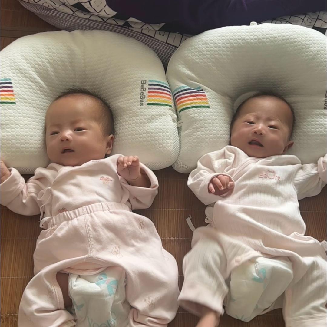 双胞胎😘安亦宝宝😘