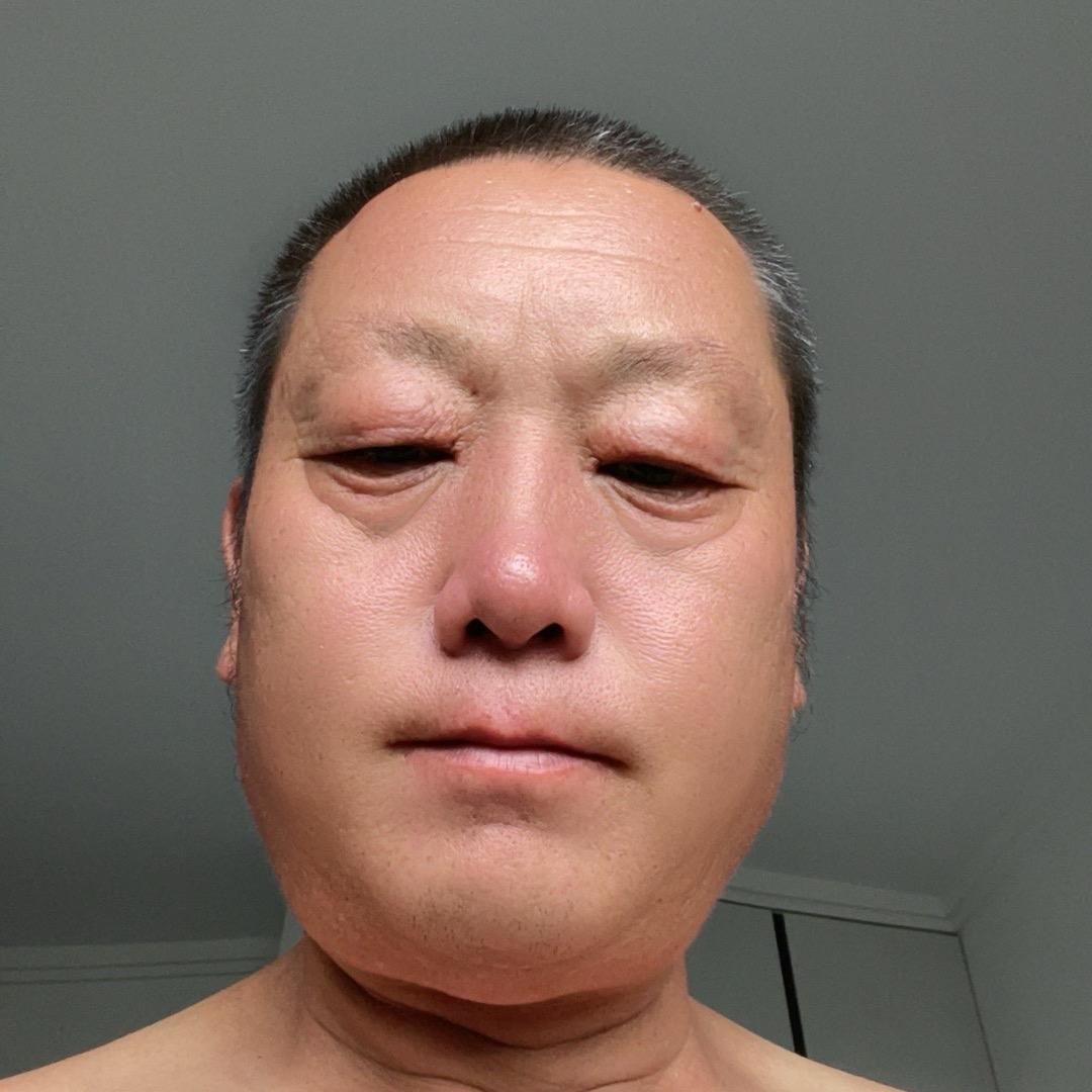 沈阳鑫鑫鸿汽车销售有限公司销售龍哥小汽车