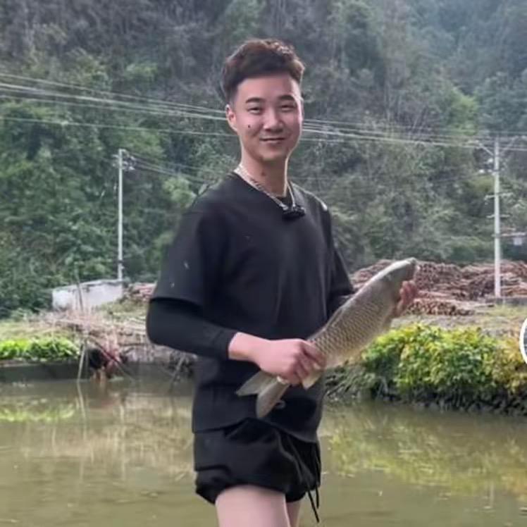 欧阳锋广东大队长