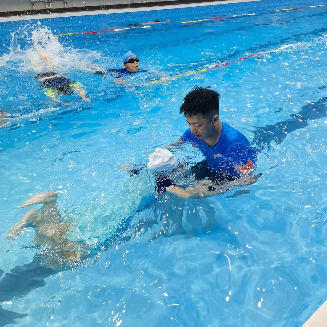 乐动体能游泳运动馆肖校长