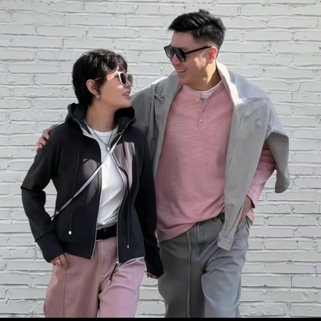 水木夫妻简约穿搭