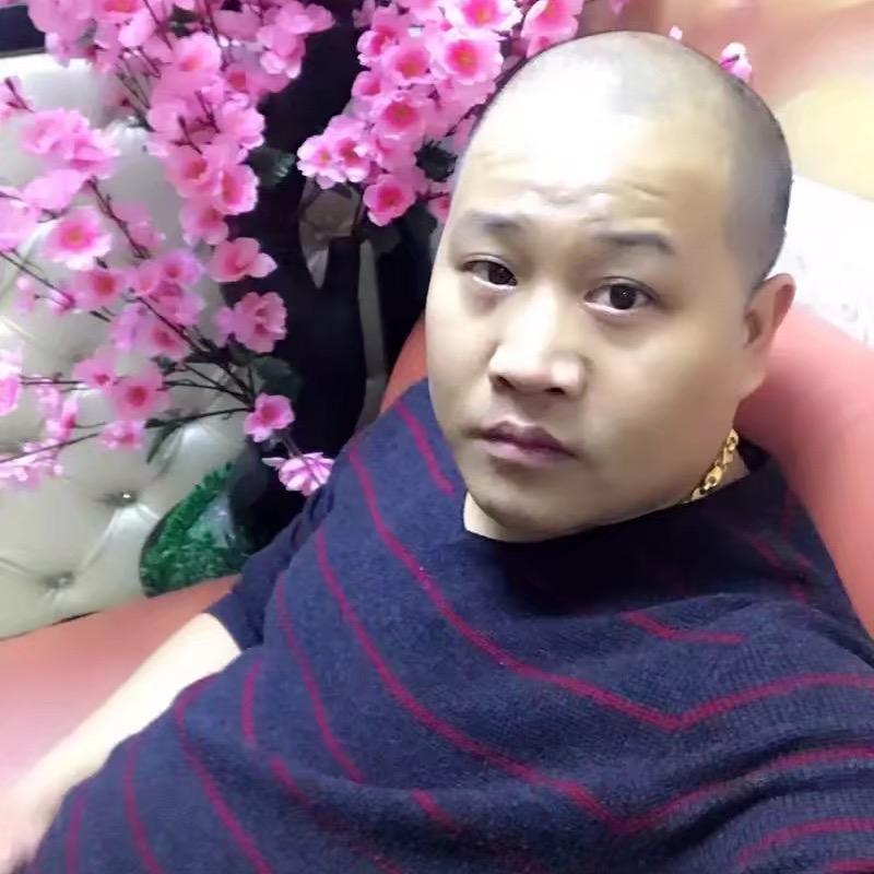 找不到合适的伞☔️情愿被雨淋头像