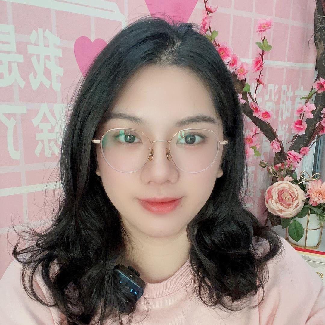 小依