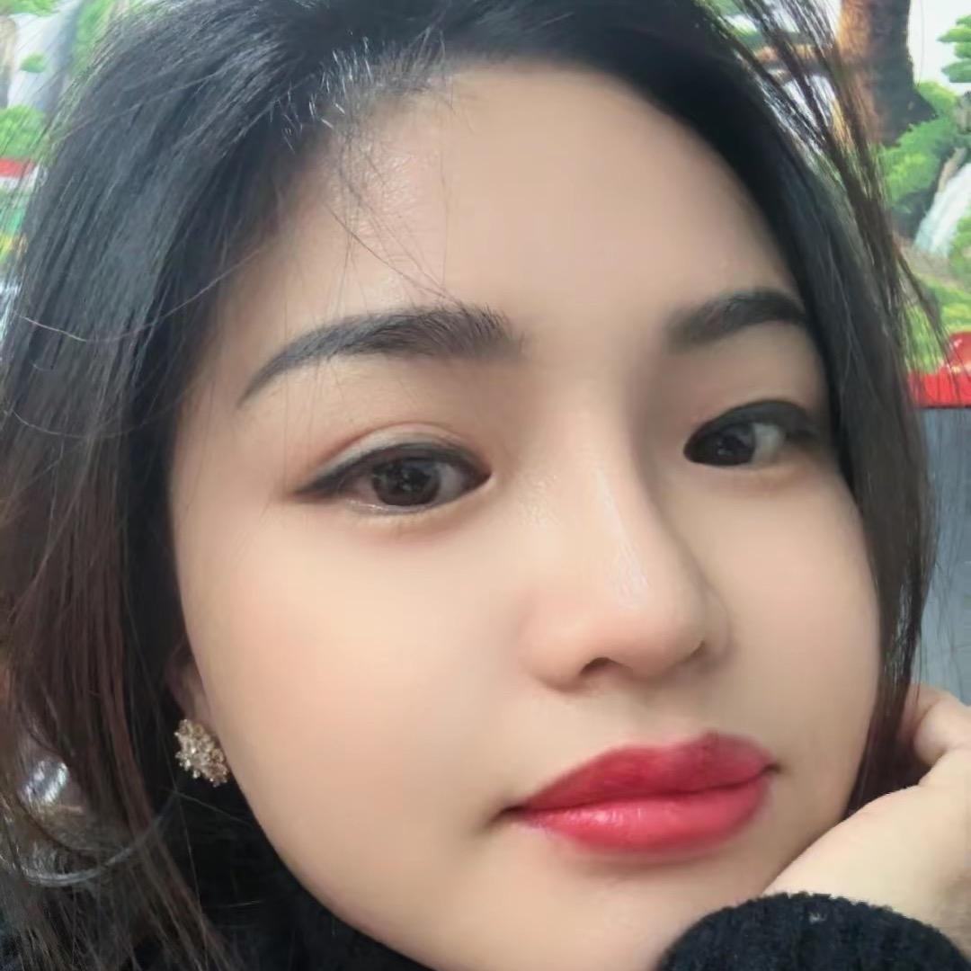 开心的莉莉