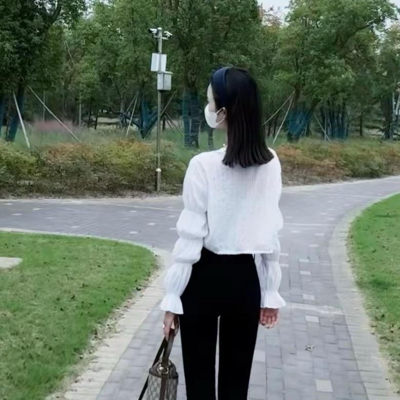 Ly