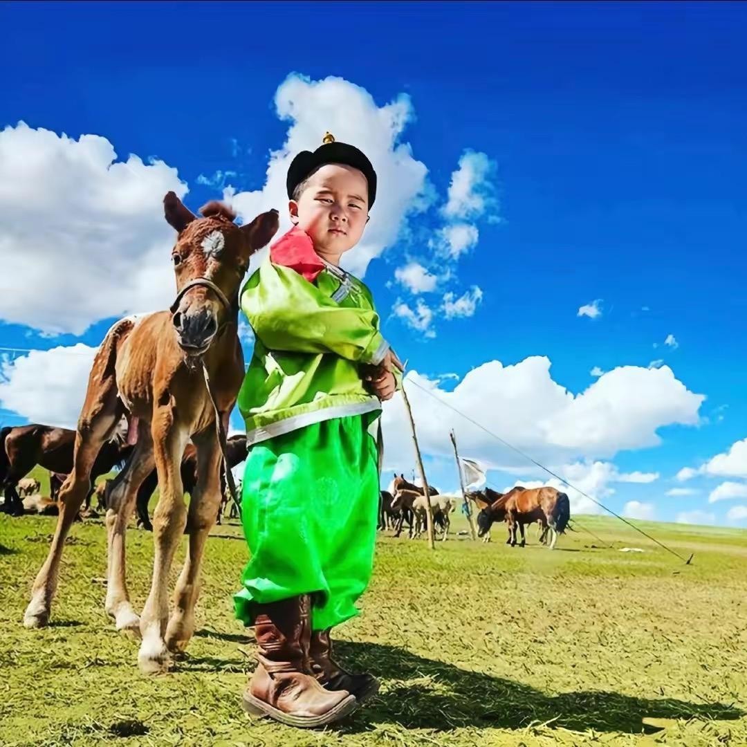 乌兰巴雅尔