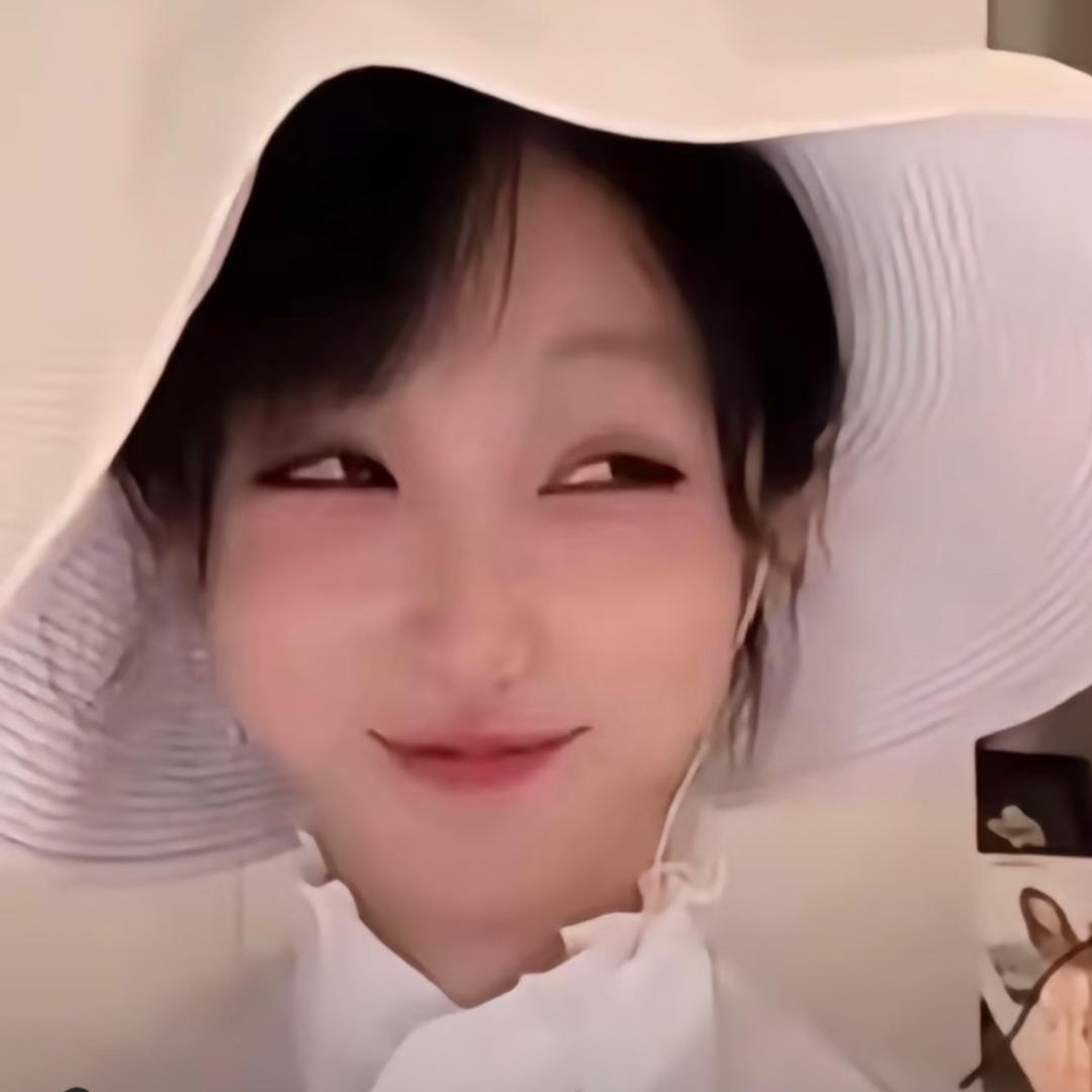 红唇大眼鸡