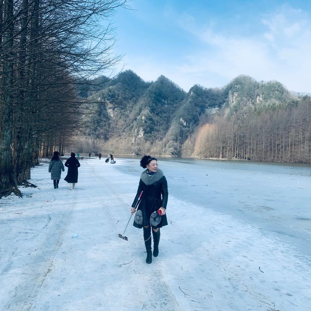 明媚的镜中世界