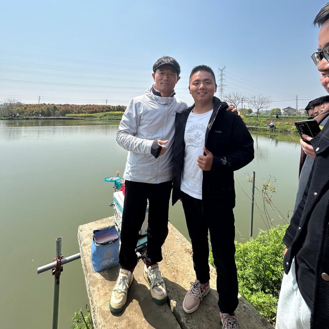强强爱钓鱼🎣