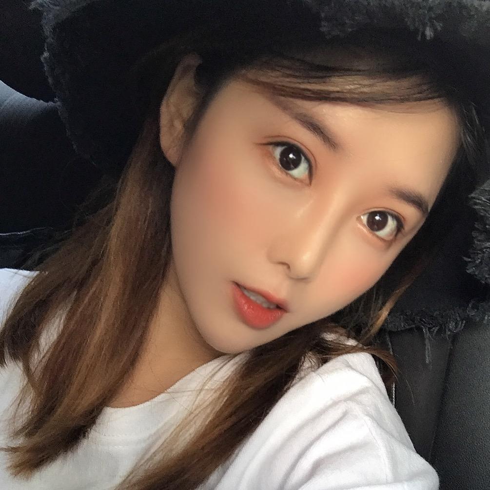做烧烤的阮妹子