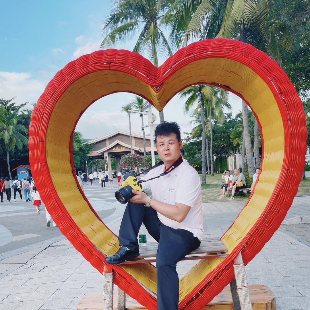 小陈婚纱影视传媒