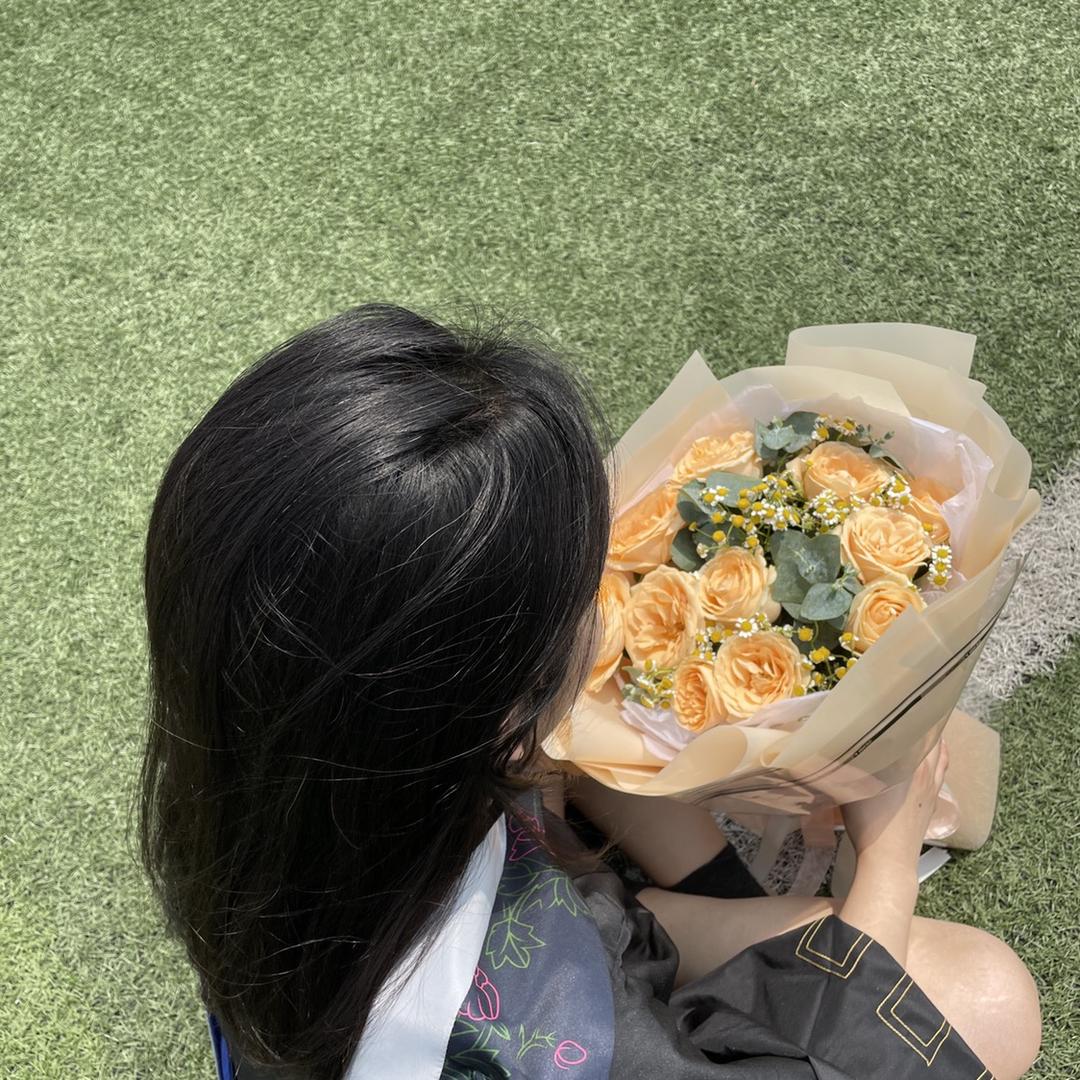 饱饱有点饿