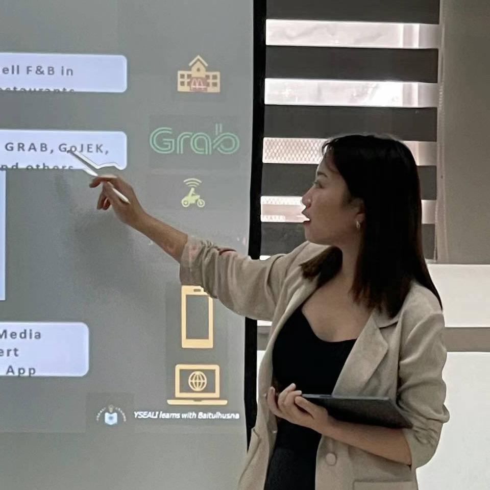 翻译Zoe周老师（档期请预约）