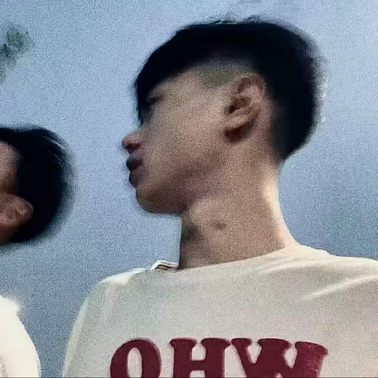 德鑫/