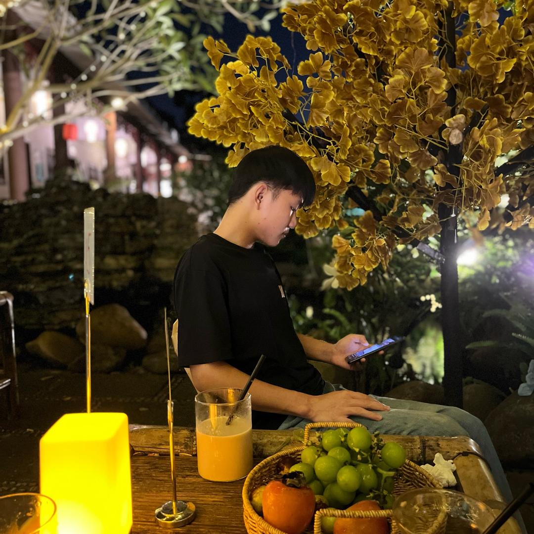 小杨爱喝佳得乐