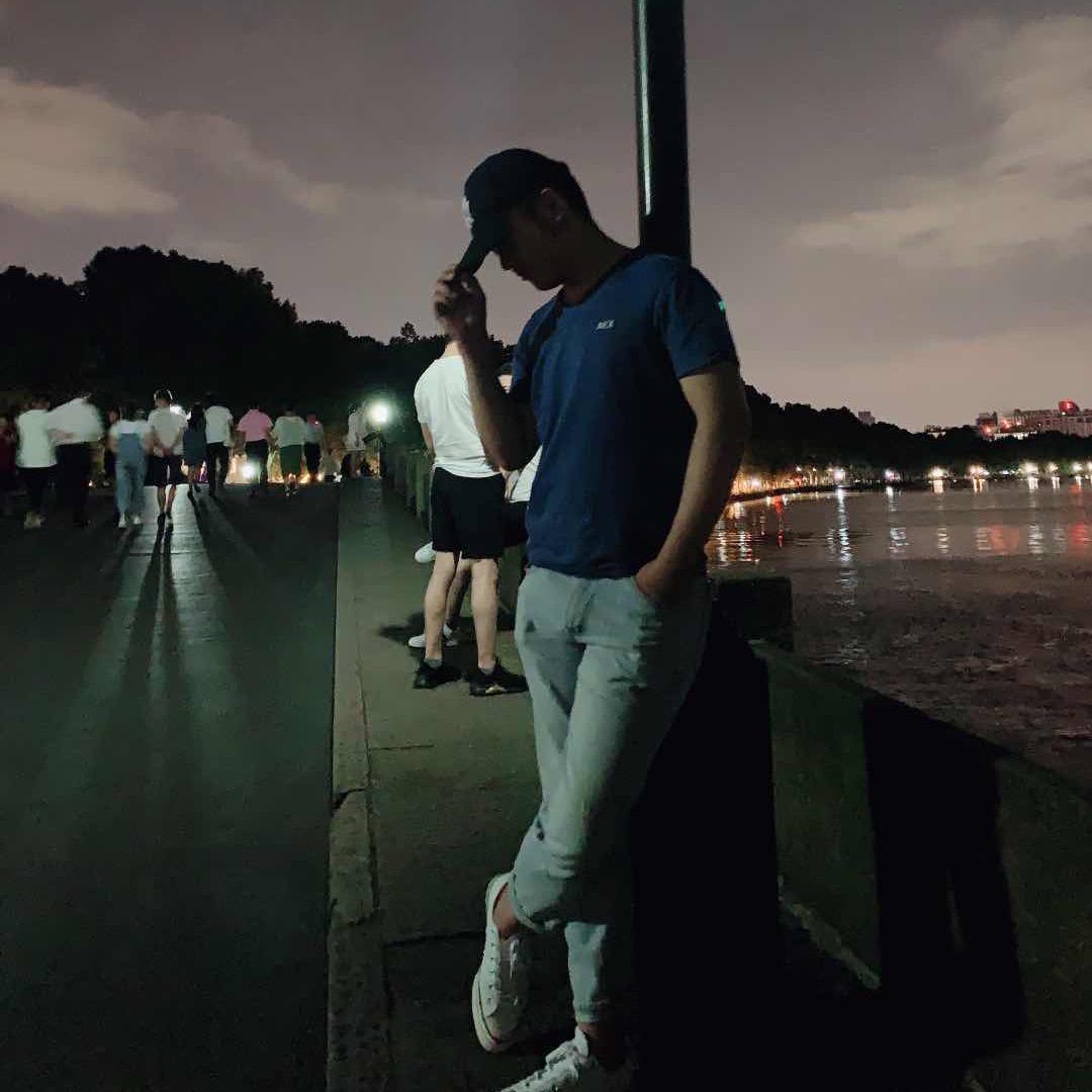 扔个炸弹炸你