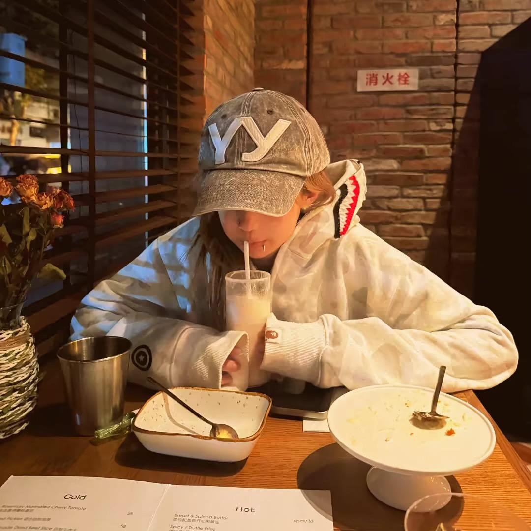 睡到六点自然醒.