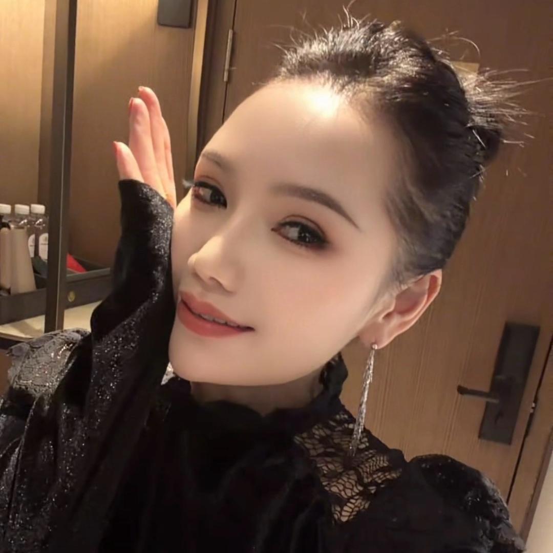 在从江卖粉底液的莫莫「招学图