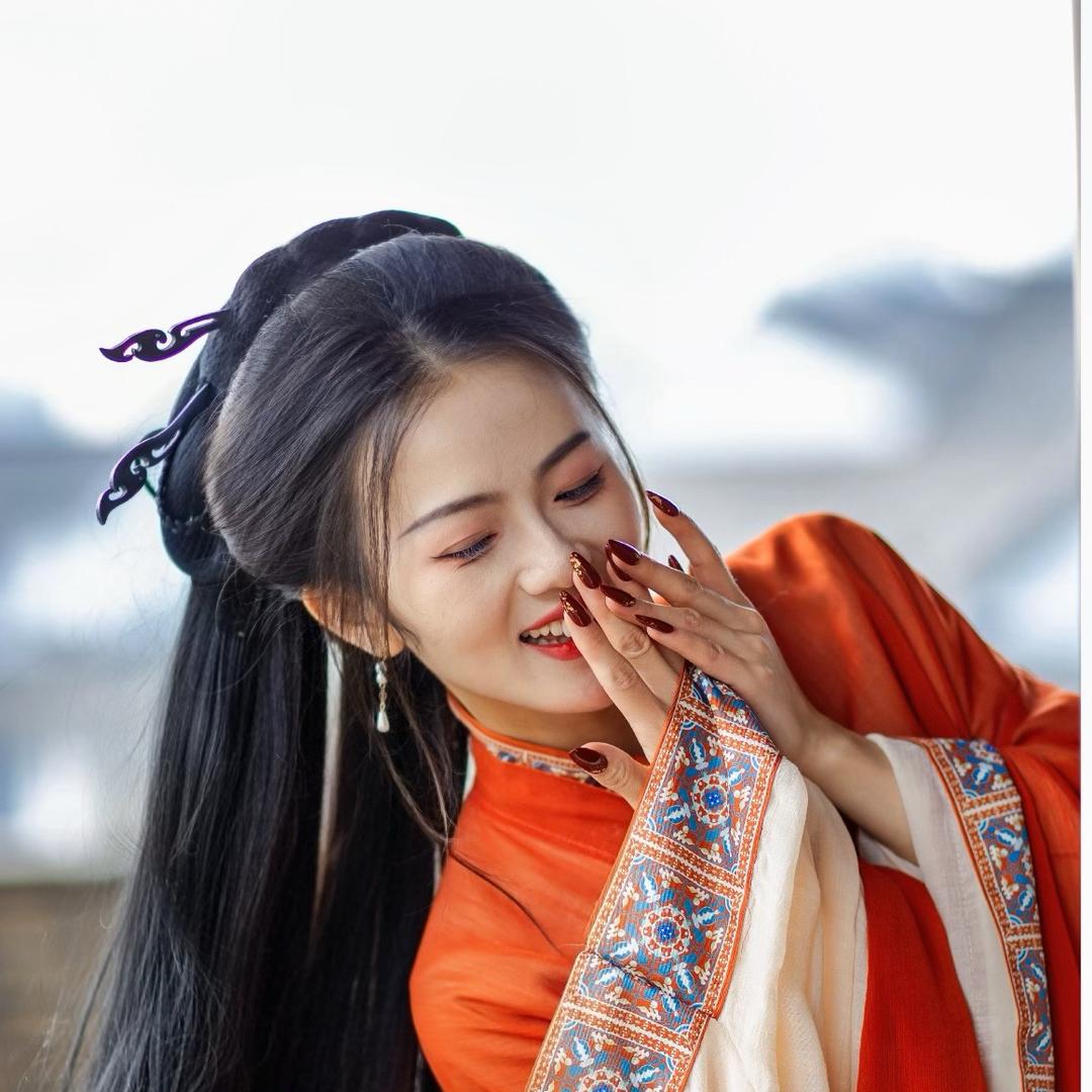 王新然.