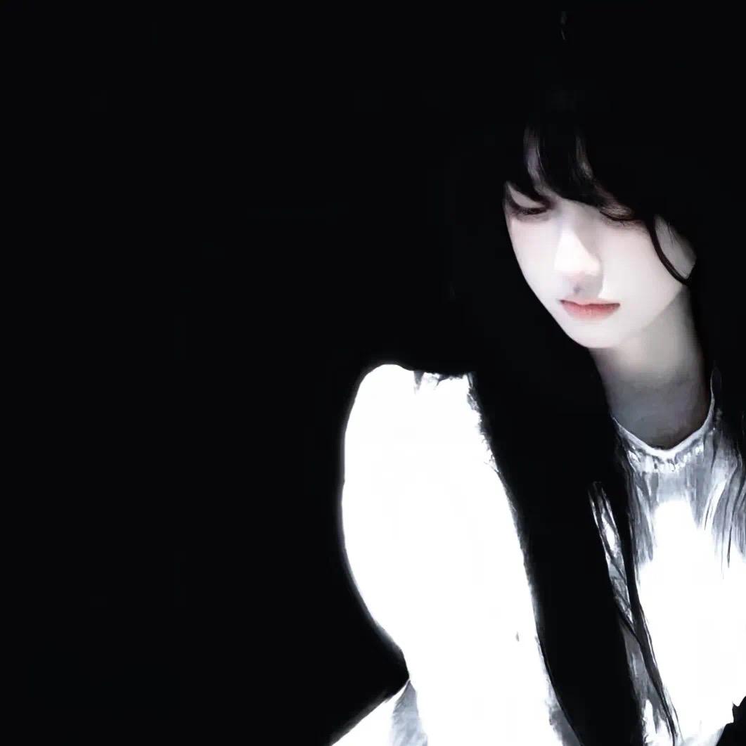 妤.·.