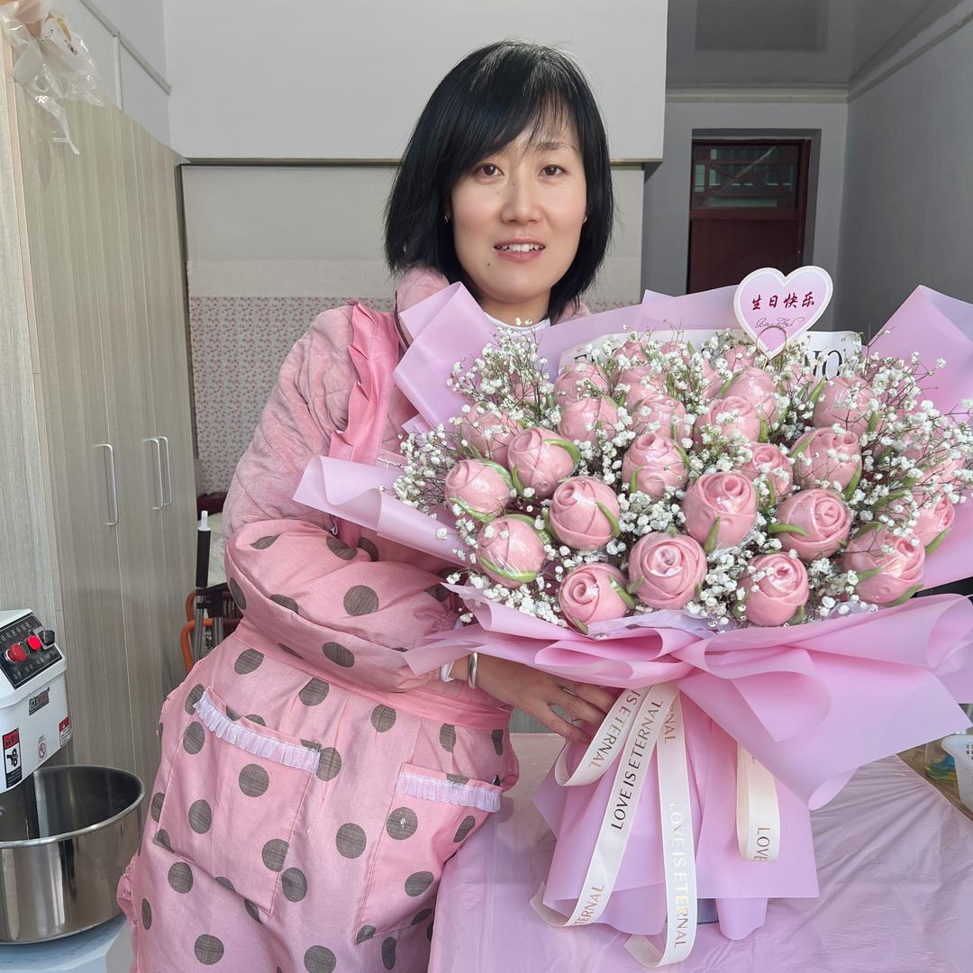 蒸花馍的小姐姐