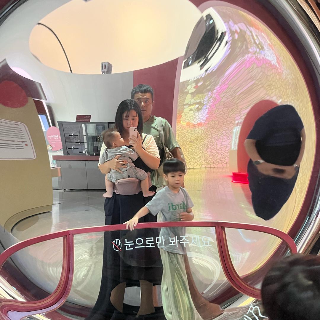 郑小屁麻麻