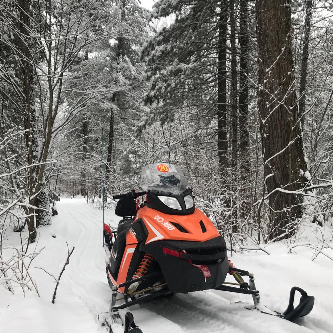Gs长白山西坡雪地摩托车越野车森林穿越