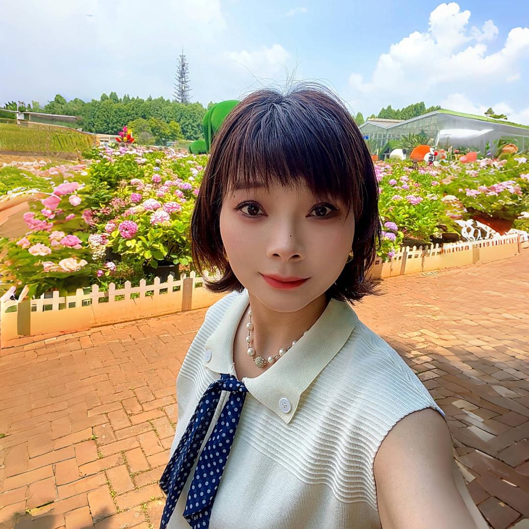 静静.