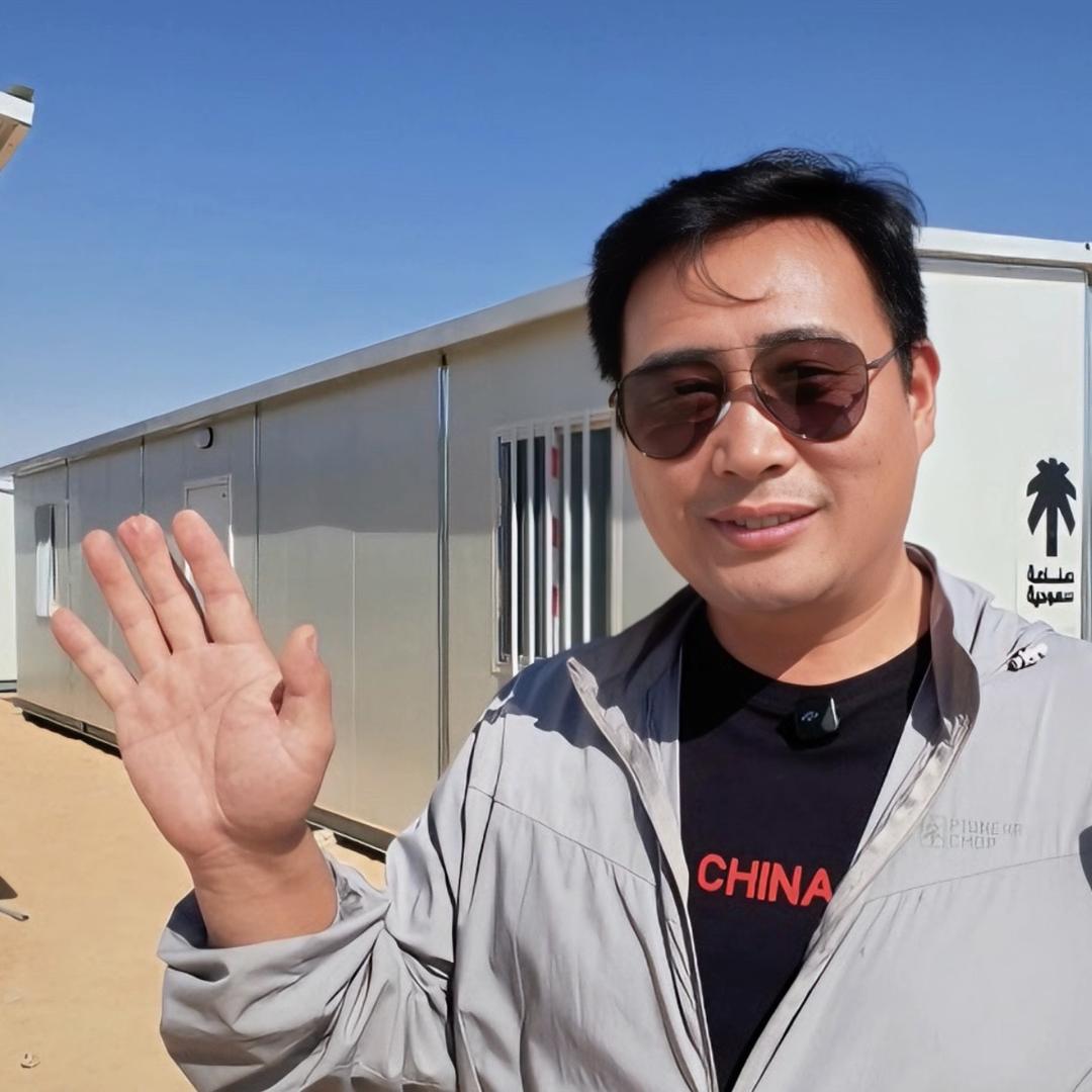 临建阿青（在沙特）