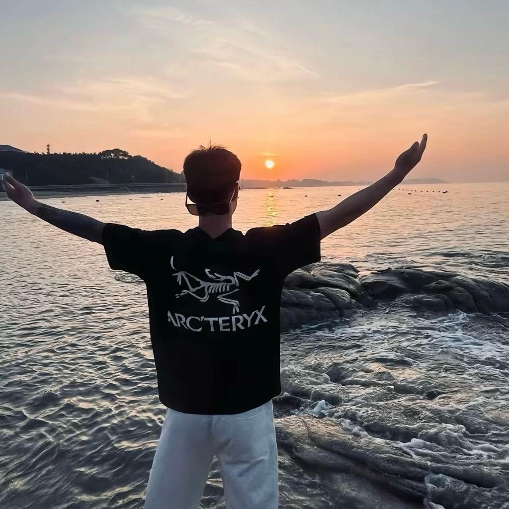 不会开挖机的小伙